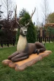 Олень на подставке - Деревянная скульптура3