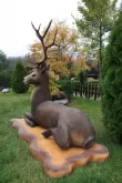 Олень на подставке - Деревянная скульптура2