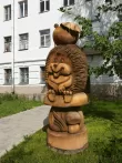 Деревянная скульптура "Ежик на грибке"1